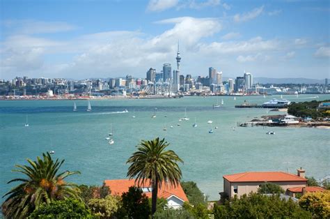 Find Cheap Flights from Gold Coast to Auckland .